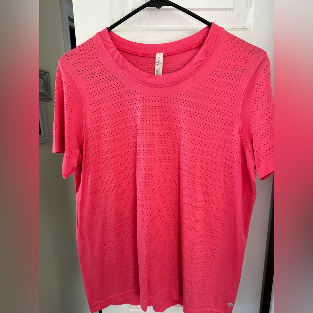 Lululemon top Size 10 - coral color